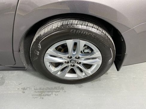 Certified 2024 Toyota Sienna Limited image 33