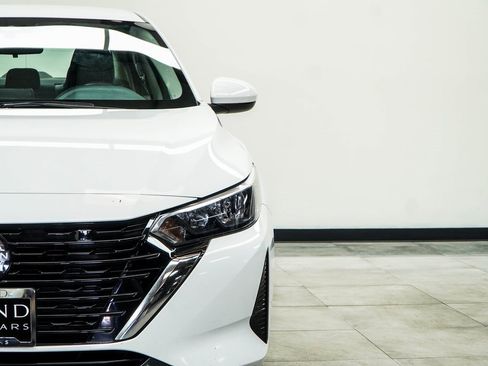 Used 2024 Nissan Sentra SV image 4