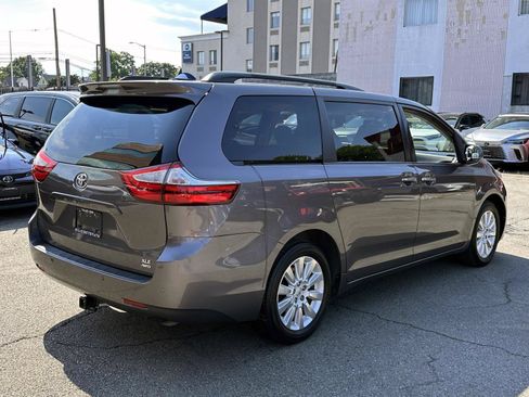 Used 2015 Toyota Sienna XLE w/ XLE Navigation Package AWD/4WD image 5