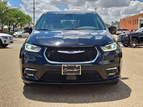 Used 2024 Chrysler Pacifica Limited FWD image 10