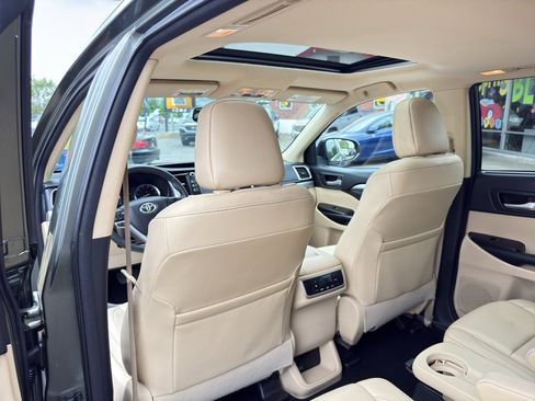 Used 2016 Toyota Highlander XLE AWD/4WD image 15