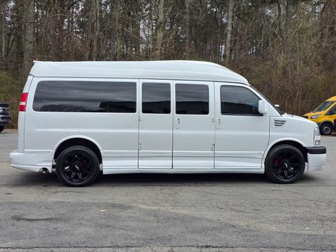 Used 2013 GMC Savana 2500 Extended w/ Power Package image 9