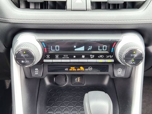 Certified 2025 Toyota RAV4 XLE FWD image 18