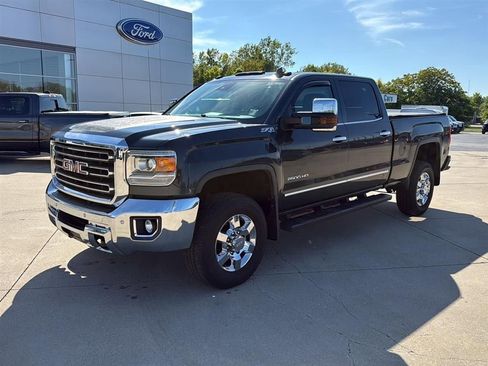 Used 2019 GMC Sierra 2500 SLT w/ Driver Alert Package image 1