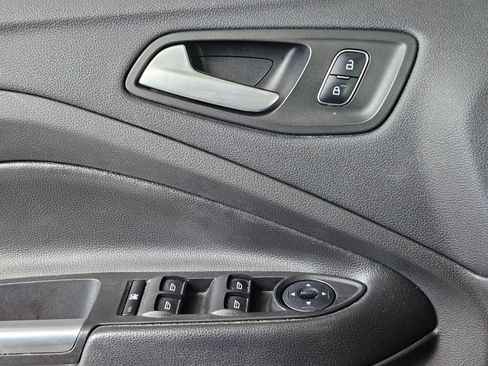 Used 2017 Ford Escape SE FWD image 8