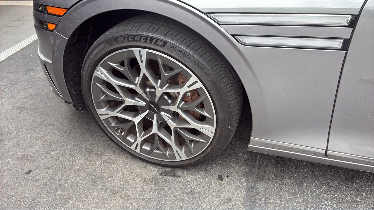 Used 2023 Genesis G90 3.5T AWD/4WD image 9