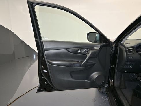 Used 2019 Nissan Rogue SL AWD/4WD image 10