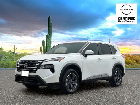 Certified 2025 Nissan Rogue SV FWD image 2