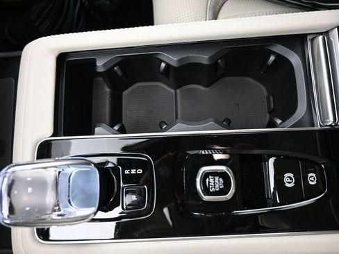 New 2026 Volvo XC90 B6 Ultra w/ Protection Package image 10