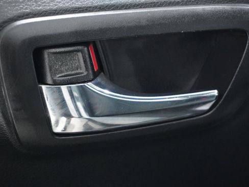 Used 2019 Toyota Tacoma TRD Sport image 12