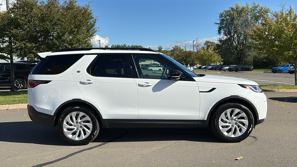 Used 2025 Land Rover Discovery S AWD/4WD image 9