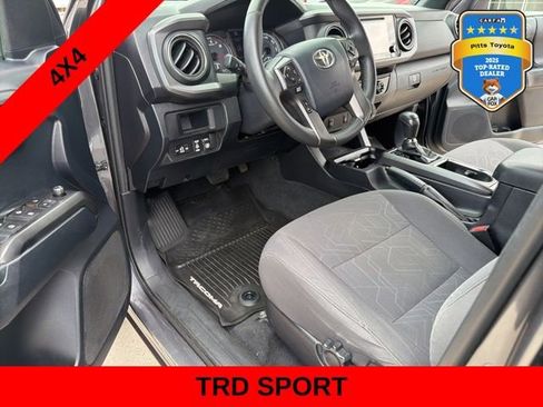 Used 2017 Toyota Tacoma TRD Sport w/ Tow Package (A/T) image 14