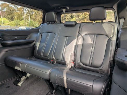 New 2026 Jeep Grand Wagoneer Limited AWD/4WD image 17