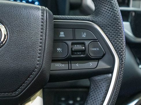 Certified 2025 Toyota Sequoia SR5 AWD/4WD image 20