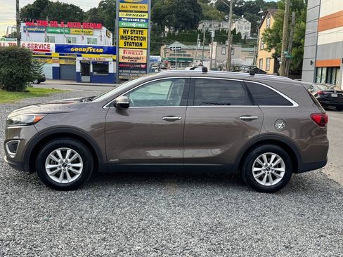Used 2019 Kia Sorento AWD w/ LX Convenience Package image 8