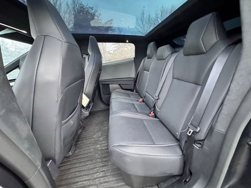 Used 2024 Tesla Cybertruck AWD Crew Cab image 15