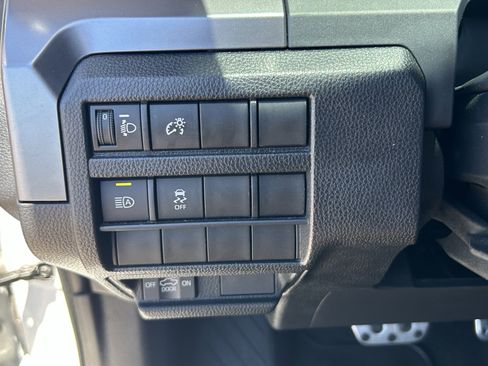 Used 2025 Toyota Tacoma TRD Sport AWD/4WD image 30