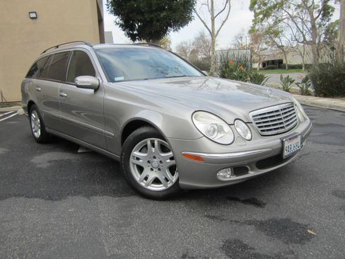 Used 2004 Mercedes-Benz E 320 4MATIC Wagon image 1