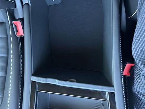 Used 2025 Volkswagen Atlas SEL image 33