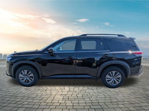 Certified 2025 Nissan Pathfinder SV image 8