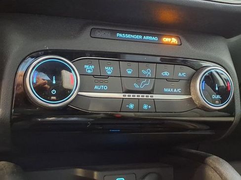 Certified 2022 Ford Escape SE w/ SE Sport Appearance Package FWD image 8