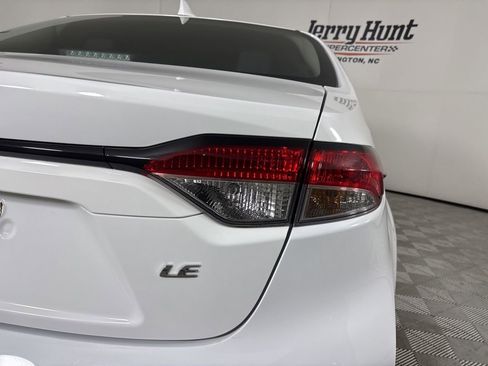 Used 2024 Toyota Corolla LE image 31