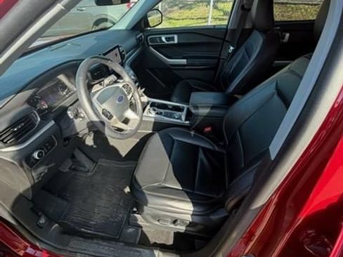 Used 2023 Ford Explorer XLT w/ Equipment Group 202A AWD/4WD image 11