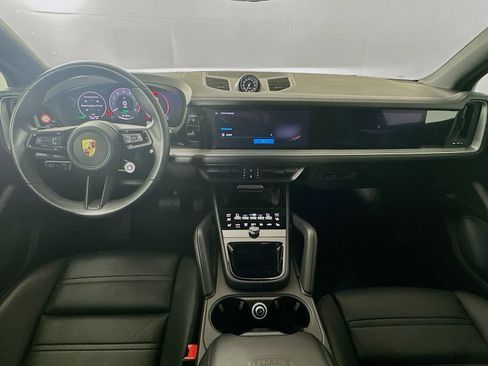 Used 2025 Porsche Cayenne E-Hybrid AWD/4WD image 15