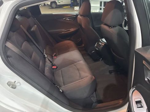 Used 2024 Chevrolet Malibu LT image 35