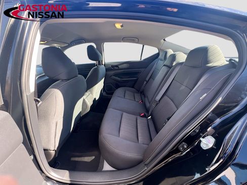 Used 2024 Nissan Altima 2.5 SV image 31