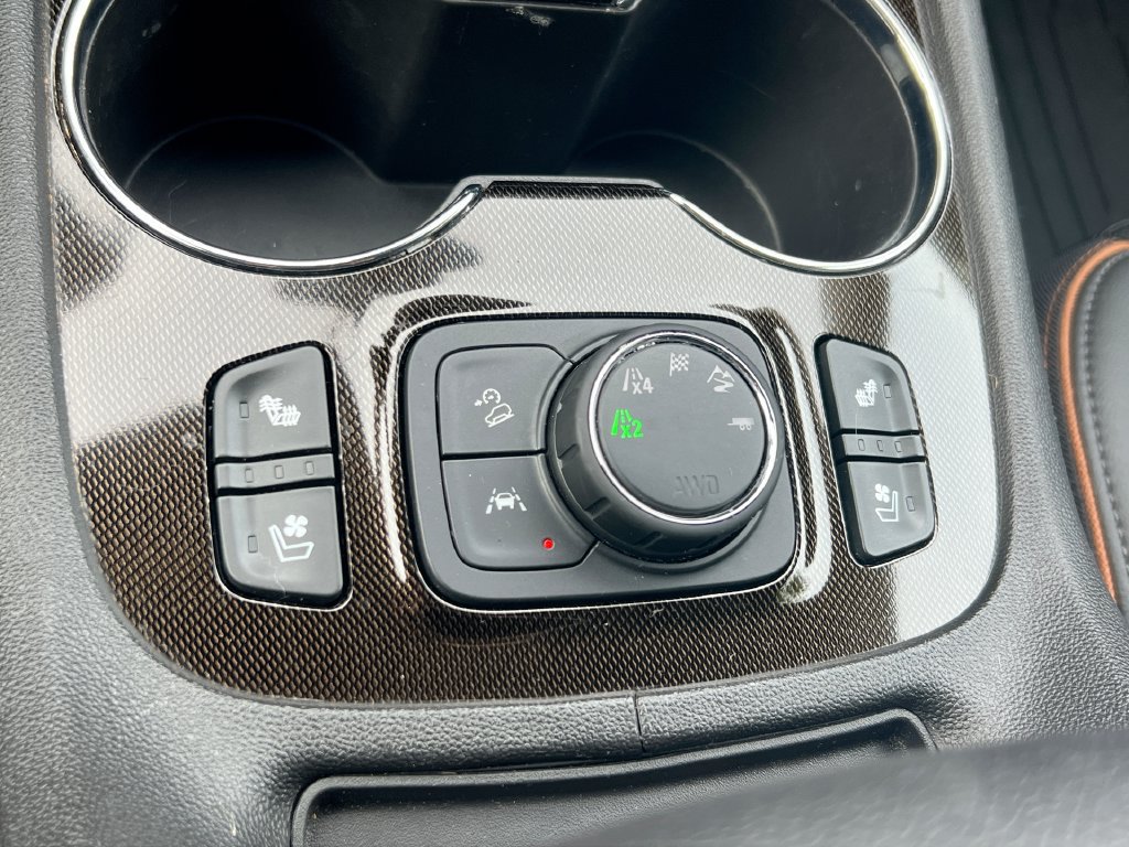 Used 2023 GMC Acadia AT4 w/ Technology Package AWD/4WD image 37