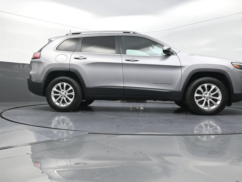 Used 2019 Jeep Cherokee Latitude w/ Popular Appearance Group AWD/4WD image 27