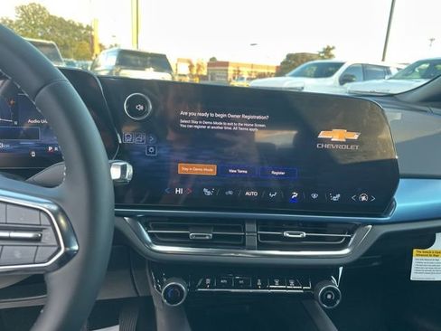 New 2026 Chevrolet Equinox EV LT image 22