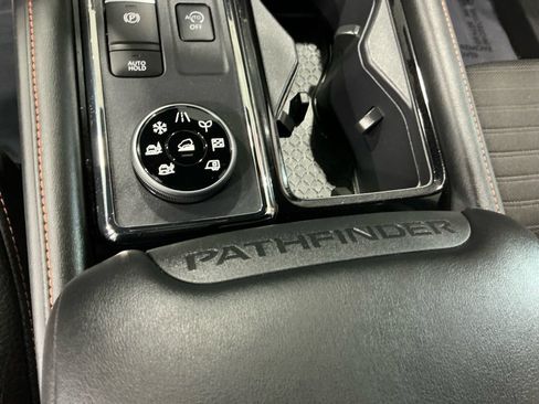Used 2024 Nissan Pathfinder Rock Creek image 6