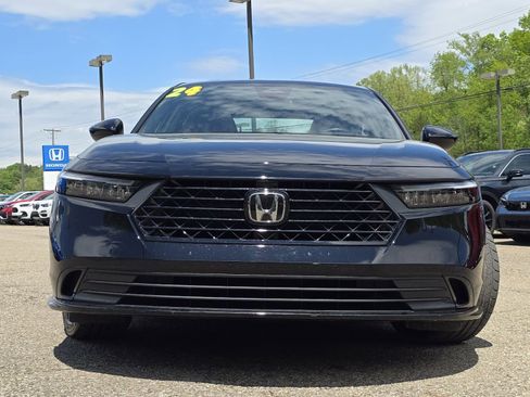 Used 2024 Honda Accord Sport image 12