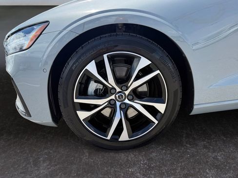 Used 2024 Volvo S60 B5 Plus FWD image 9