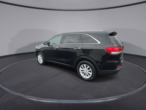 Used 2017 Kia Sorento LX image 6