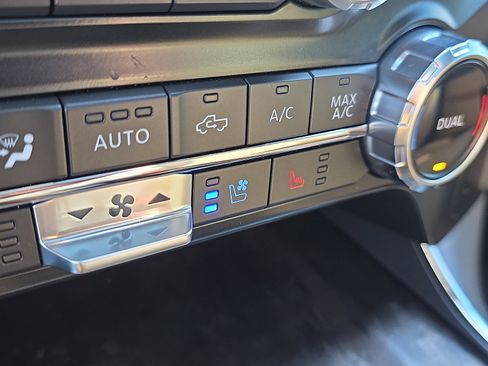 Used 2022 Ford F150 Lariat w/ Max Trailer Tow Package AWD/4WD image 26