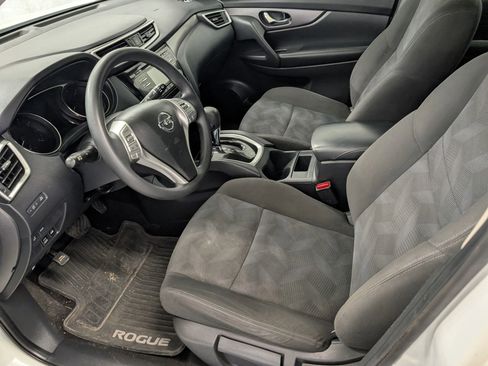 Used 2016 Nissan Rogue S w/ Appearance Package image 17
