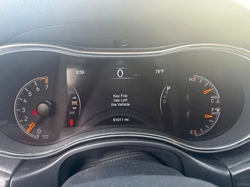 Used 2019 Jeep Grand Cherokee Laredo AWD/4WD image 8
