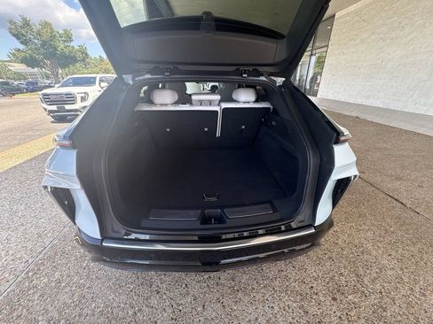 Certified 2024 Cadillac Lyriq Luxury AWD/4WD image 27