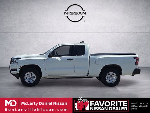Used 2025 Nissan Frontier S AWD/4WD image 3