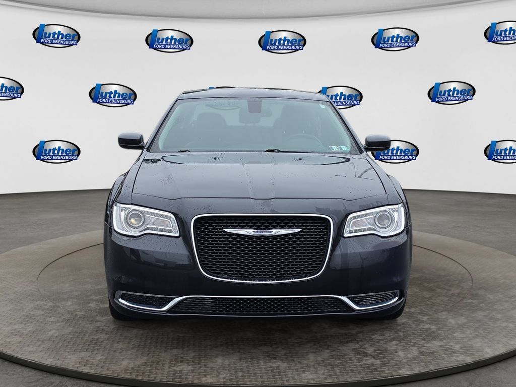 Used 2016 Chrysler 300 Limited RWD image 8