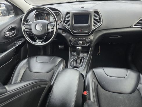 Used 2019 Jeep Cherokee Latitude Plus image 21