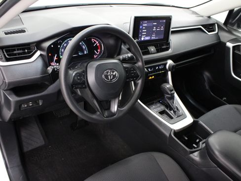 Used 2023 Toyota RAV4 LE FWD image 13