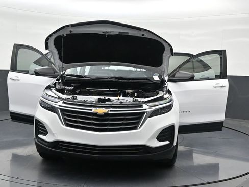 Used 2024 Chevrolet Equinox LS FWD image 38