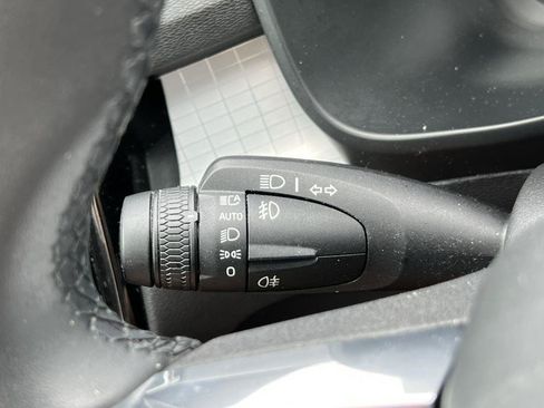 Used 2024 Volvo XC40 B5 Core AWD/4WD image 15