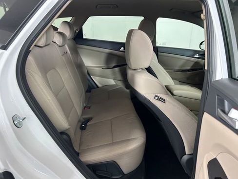 Used 2019 Hyundai Tucson SE image 28