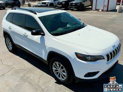 Used 2022 Jeep Cherokee Latitude Lux w/ Sun & Sound Group image 4