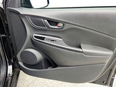 Used 2021 Hyundai Kona SE FWD image 25